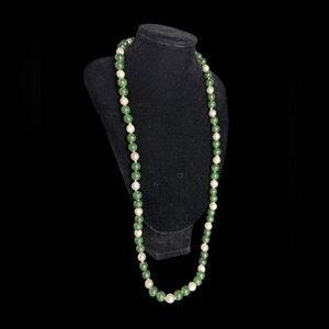 Elegant Jade and Akoya Pearls Beaded Necklace